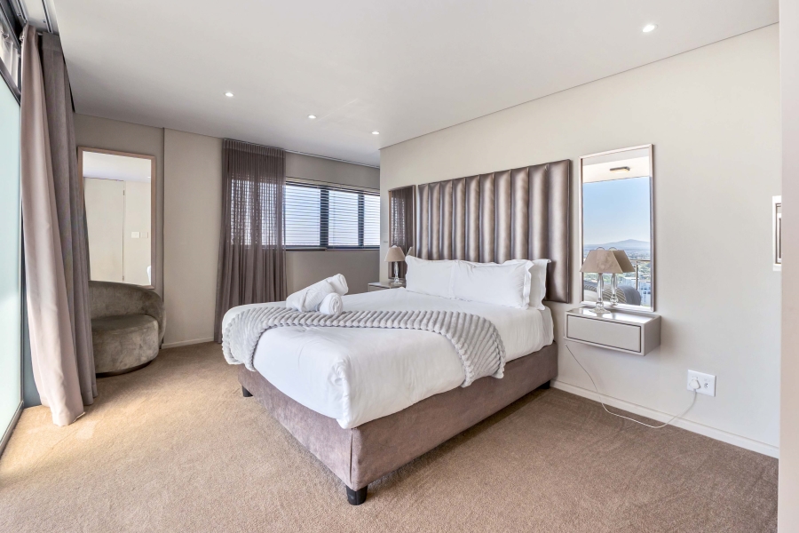 4 Bedroom Property for Sale in Bloubergstrand Western Cape